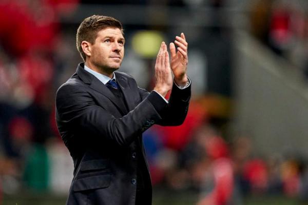 Steven Gerrard Puji Kesuksesan Xavi di Barcelona