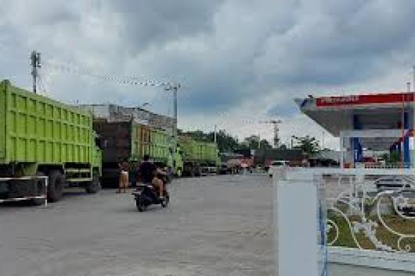 Dirut Pertamina : Tak Perlu Antre di SPBU, Stok Aman