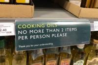 Supermarket Inggris Membatasi Penjualan Minyak Goreng
