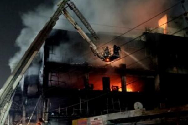 Kebakaran di Pinggiran Barat Delhi, India Tewaskan Sedikitnya 26 Orang 