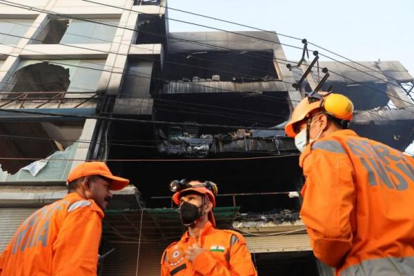 Polisi India Tangkap Pemilik Gedung Terbakar yang Tewaskan 27 Orang