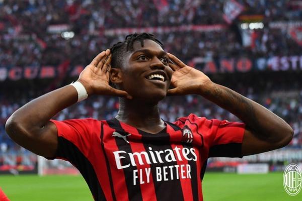 Rafael Leao Tegaskan Bakal Tetap di AC Milan