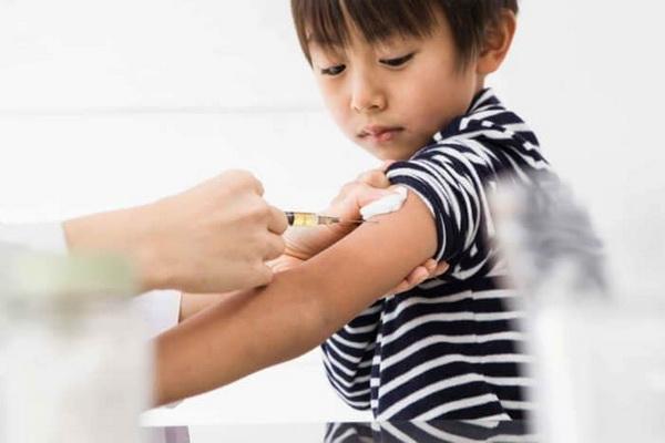 Cegah Penularan Penyakit Sejak Dini, Manfaat dan Jadwal Vaksin Hepatitis A pada Anak