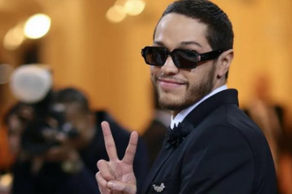 Jadi Anak Korban Teroris, Pete Davidson Komentari Perang Israel-Hamas di Jalur Gaza