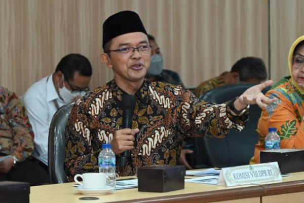 Baru 28 Persen, DPR Soroti Sinkronisasi Siskohat dengan PeduliLindungi