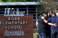 Sekolah Dasar Robb di Uvalde, sekitar 83 mil (133 kilometer) barat San Antonio, lokasi terjadinya penembakan oleh pelaku Salvador Ramos (foto: bbc.com)