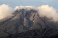 Gunung Berapi Bulusan Muntahkan Awan Abu, Filipina Level Siaga