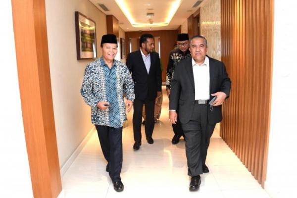 Terima Anggota Parlemen Malaysia, HNW: Demokrasi di Indonesia Berjalan Baik