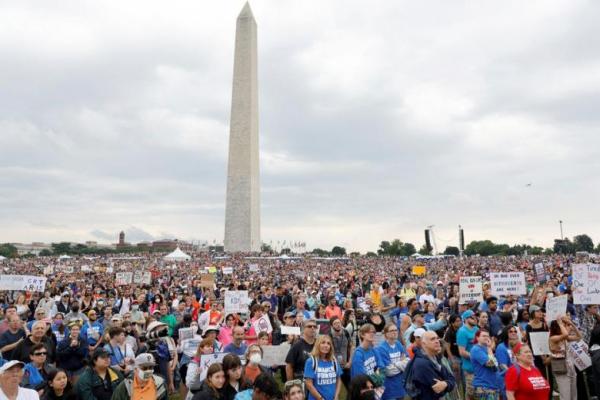 Ribuan Demonstran Amerika Turun ke Jalan Tolak Kekerasan Senjata