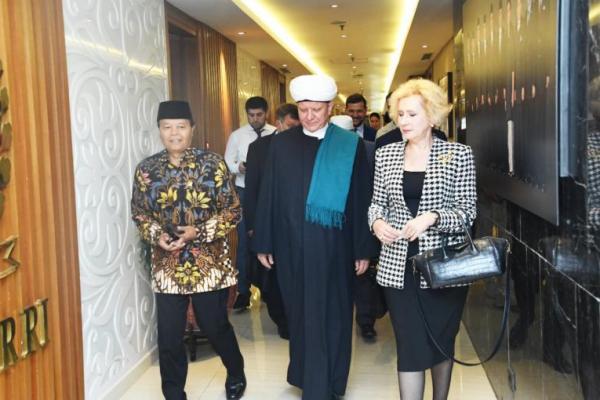 Terima Kunjungan Mufti Rusia, HNW: Indonesia Antusias Tingkatkan Hubungan