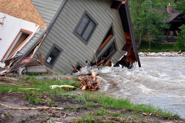 Banjir Landa Kawasan Yellowstone Akibat Hujan dan Salju