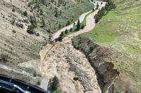 Taman Nasional Yellowstone Buka Kembali setelah Tutup Akibat Banjir
