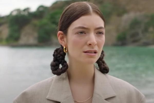 Lorde Rilis Video Musik The Path dari Album Solar Power