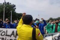 Tuntut Transparansi Draf RKUHP, Ratusan Mahasiswa Demo Depan Gedung DPR
