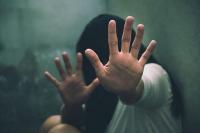 6 Trik yang Biasa Dilakukan Pelaku Pelecehan Seksual, Wanita Harus Waspada! (FOTO: SHUTTERSTOCK)
