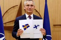 Sekretaris Jenderal NATO Jens Stoltenberg memuji momen bersejarah Swedia dan Finlandia yang mengajukan keanggotaan aliansi transatlantik (foto: AFP/Getty Images)