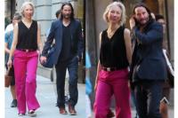 Keanu Reeves dan Alexandra Grant Kepergok Gandengan Tangan di New York