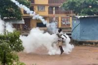 Enam Polisi dan 13 Warga Tewas dalam Protes Anti-Pemerintah di Sierra Leone