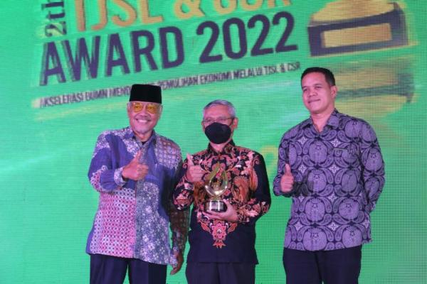 Angkasa Pura I Raih Dua Penghargaan TJSL & CSR Award 2022