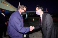 Ketegangan dengan China Masih Membara, Anggota Parlemen AS tiba di Taiwan