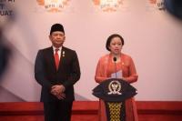 Ketua DPR RI Puan Maharani (kanan) bersama Ketua MPR RI Bambang Soesatyo. Foto: dpr/katakini.com
