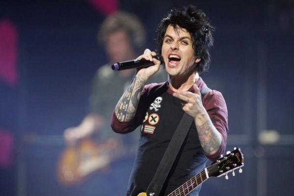Vokalis Green Day Billie Joe Armstrong Lebih Kaya Ketimbang Teman Sebandnya