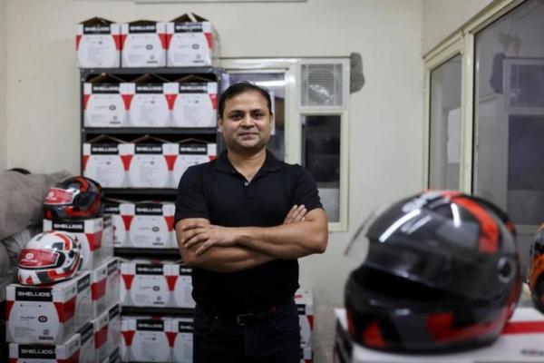 Atasi Kabut Asap dan Udara Kotor, India Produksi Helm Anti Polutan