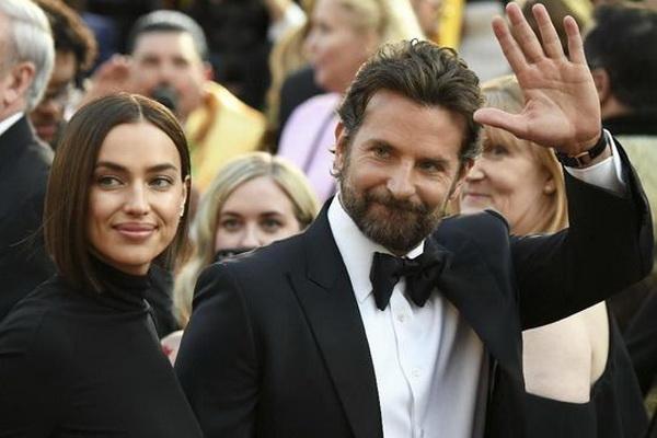 Irina Shayk Liburan Bareng Sang Mantan Bradley Cooper, Sinyal Balikan Lagi Nih?