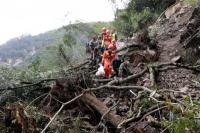 Korban Tewas Naik Menjadi 74 Orang, China Bersihkan Jalan ke Pusat Gempa