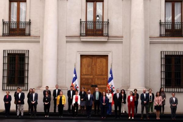 Pemilih Tolak Konstitusi Baru, Presiden Chili Rombak Kabinet Besar-besaran