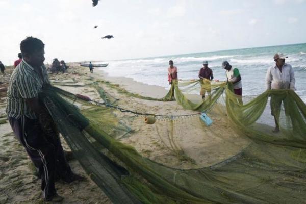 Tidak Ada Minyak Tanah, Tidak Ada Makanan Bagi Nelayan Sri Lanka