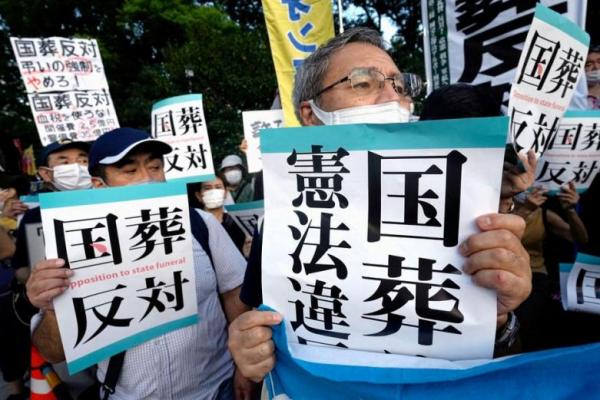 Pemakaman Kenegaraan untuk PM Shinzo Abe, Memecah Jepang dan Dua Reaksi