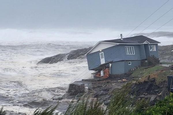 Pantai Timur Hancur Diterjang Badai Fiona, Kanada Siapkan Pembersihan