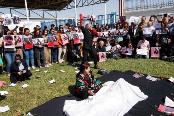 Demonstran Kurdi Berunjuk Rasa di Erbil atas Kematian Mahsa Amini di Iran