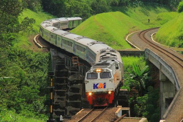 Penumpang Kereta Api Melonjak 50 Persen di Libur Maulid