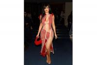 Tak Mau Kalah dengan Supermodel, Kylie Jenner Tampil `Berani` di Paris Fashion Week