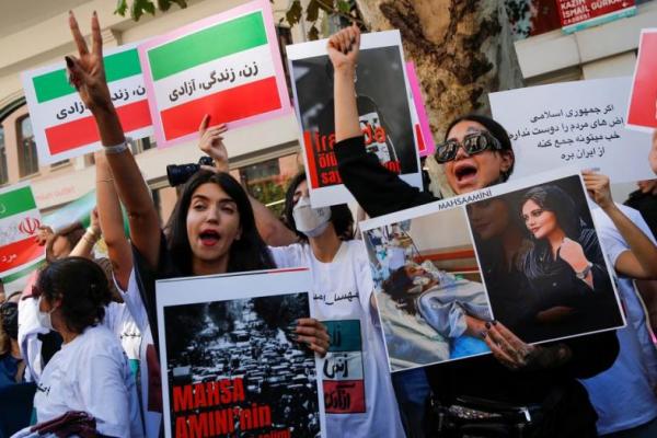 Kunjungi Kampus, Presiden Iran Diteriaki oleh Para Mahasiswi