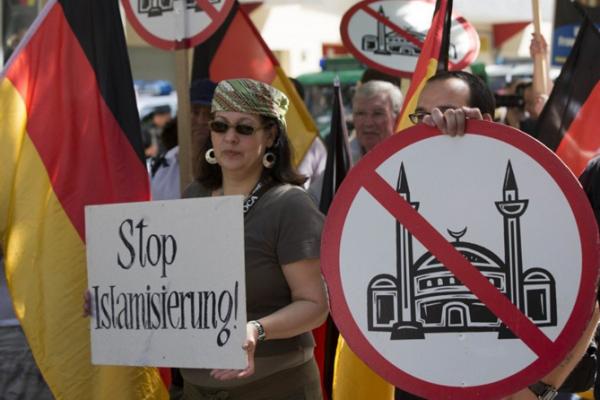 SVR: Sikap Anti-Muslim Menyebar Luas di Jerman