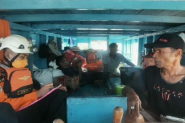 Mesin Mati, Dua Nelayan Berhasil Dievakuasi Basarnas di di Buton Selatan