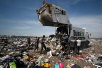 Inflasi Mencapai 100 Persen, Warga Argentina Bertahan Hidup di Pembuangan Sampah