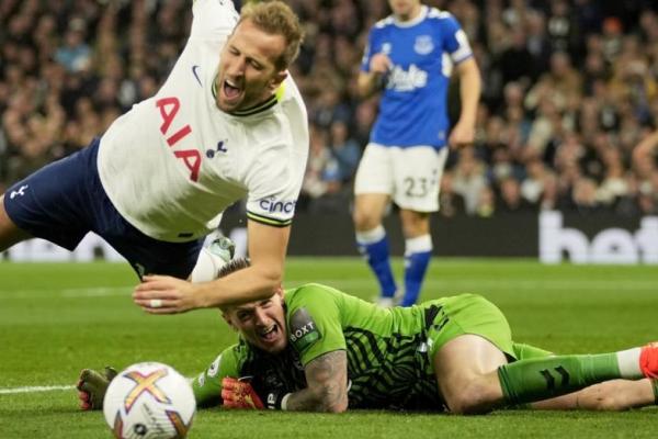 Teken Kontrak Baru, Jordan Pickford di Everton Hingga 2027