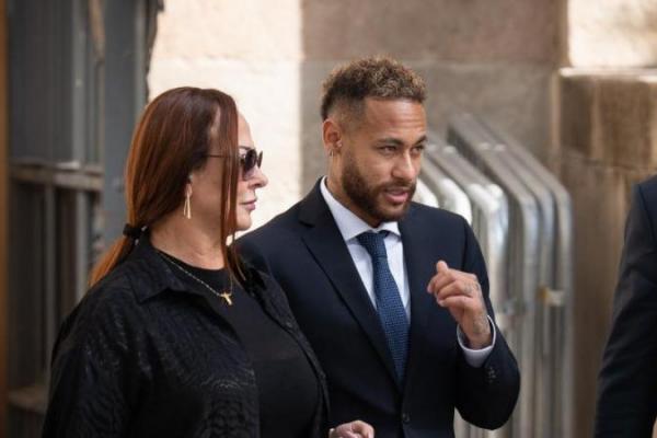  Jaksa Spanyol Bebaskan Neymar dari Dakwaan Korupsi dan Penipuan