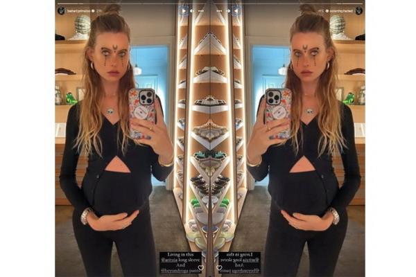 Kostum Halloween Behati Prinslo, Kenakan Outfit Serba Hitam Pamer Baby Bump