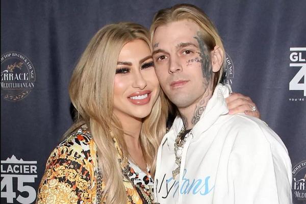 Melanie Martin Hancur Ditinggal Aaron Carter, Berjuang Jadi Ibu Tunggal untuk Bayinya