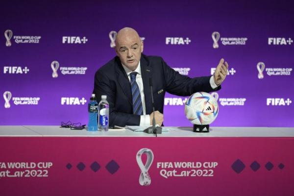 Presiden FIFA Bela Qatar Melawan `Kemunafikan` Barat