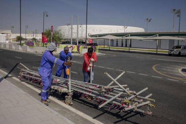 Sisi Lain Pembukaan Piala Dunia: Saatnya Pekerja Migran Nikmati Hasil Keringat