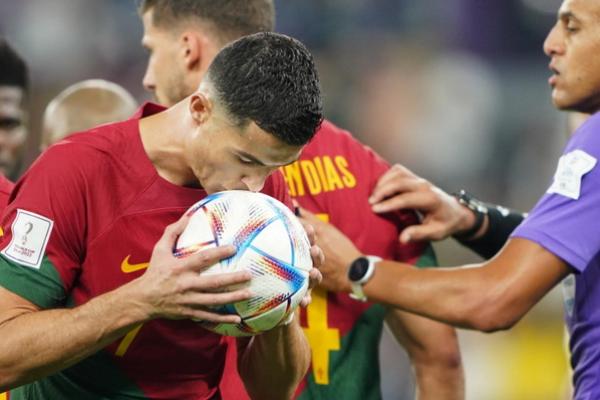 Ronaldo Bikin Sejarah, Cetak Gol dalam 5 Piala Dunia Portugal vs Ghana