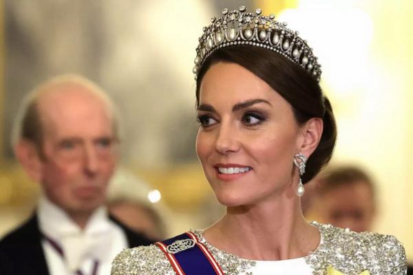 Kate Middleton Kenakan Tiara Setelah 3 Tahun untuk Perjamuan Istana Buckingham