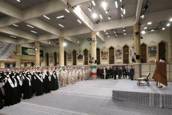 Pemimpin Tertinggi Iran Ayatollah Ali Khamenei dalam pertemuan dengan pasukan milisi Basij di Teheran, Iran 26 November 2022. Foto: Reuters 