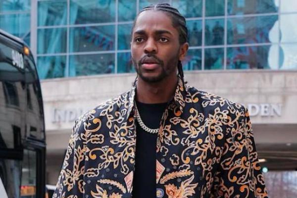 Pemain NBA Justin Holiday Jadi Model Promosikan Batik